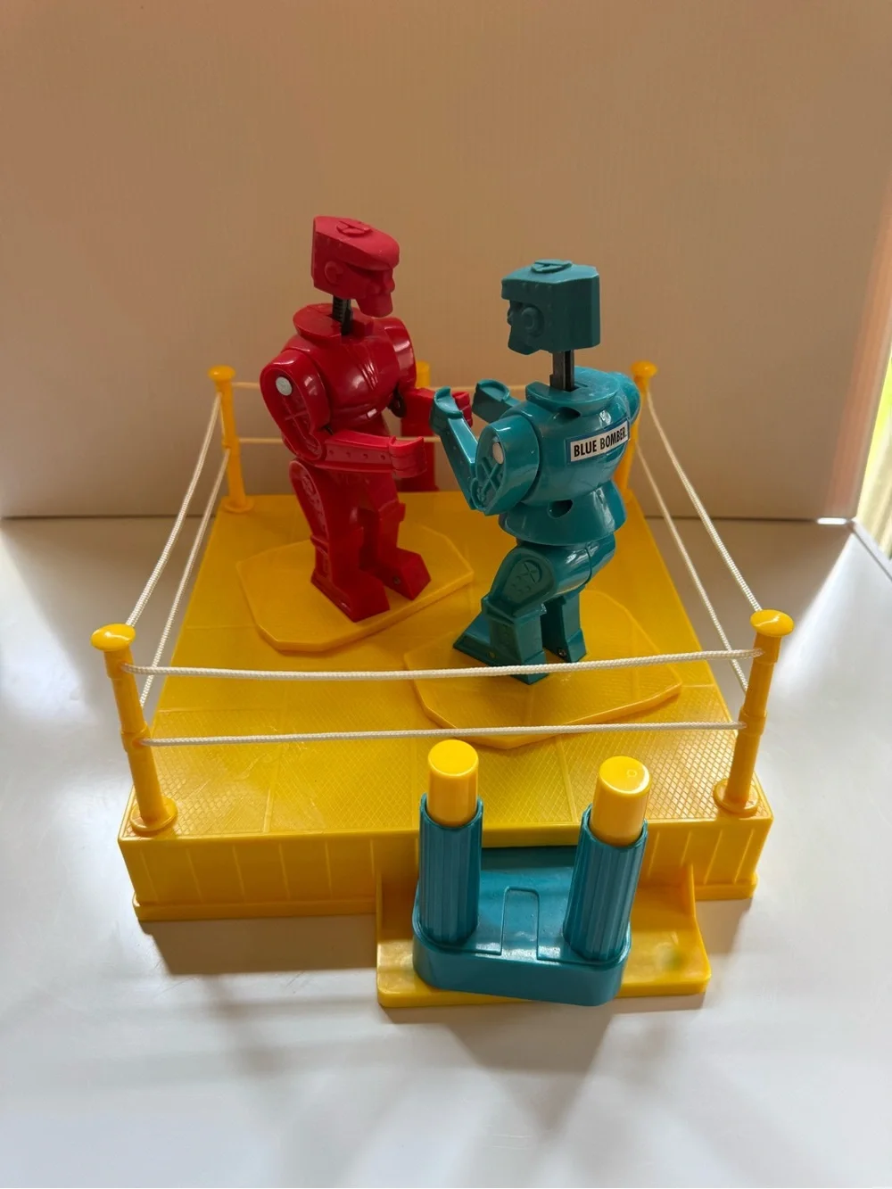 Rock Em Sock Em Robots 2001 Classic Vintage Boxing Toy Game Mattel- Excellent